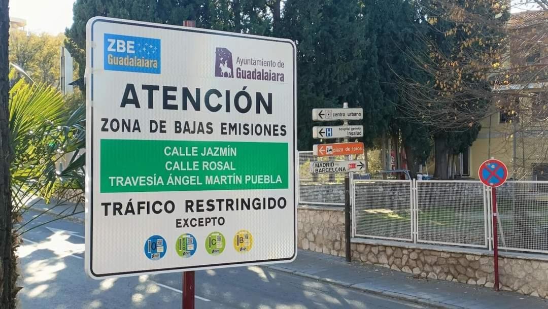 Apartamento Turistico Dct. Creus 과달라야라 외부 사진